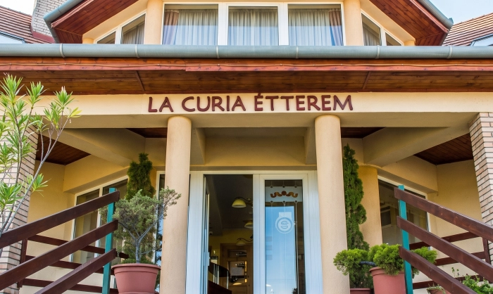 La Curia Étterem és Kemencés Udvar