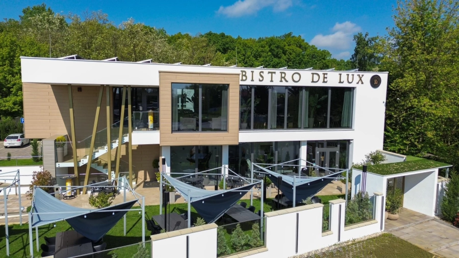 Bistro De Lux
